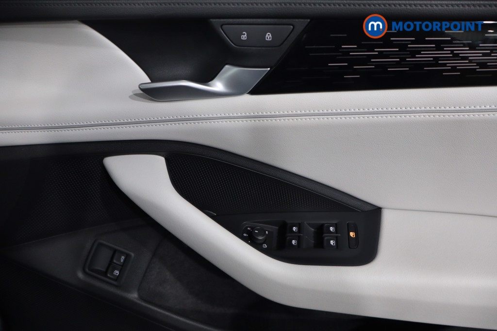 Volkswagen Passat Life Automatic Petrol Plug-In Hybrid Estate - Stock Number (1573296) - 21st supplementary image