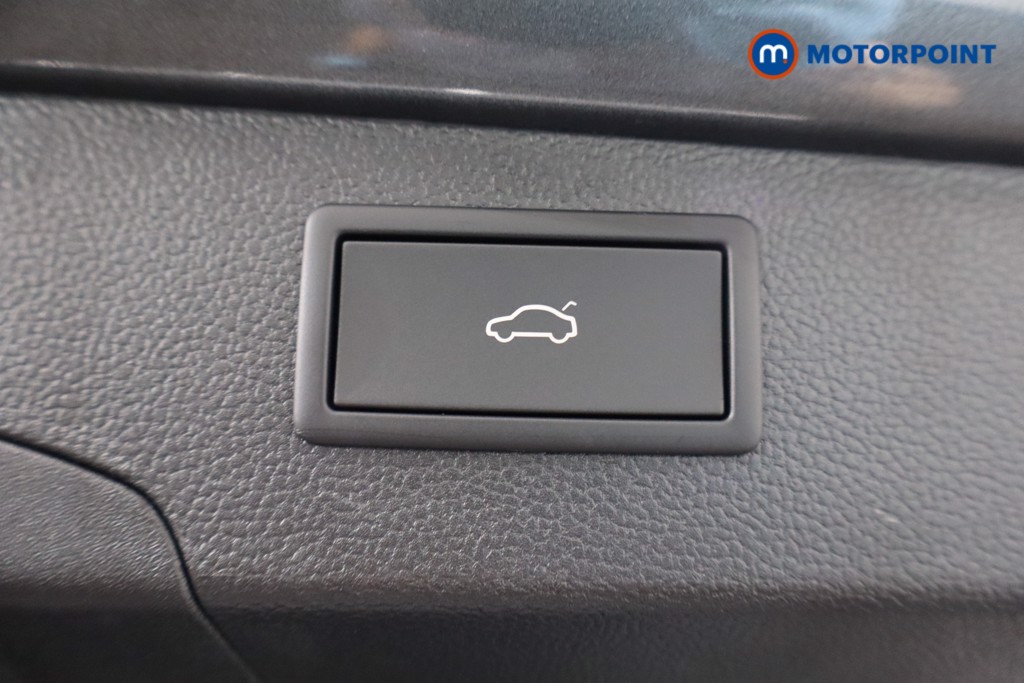 Volkswagen Passat Life Automatic Petrol Plug-In Hybrid Estate - Stock Number (1573296) - 34th supplementary image