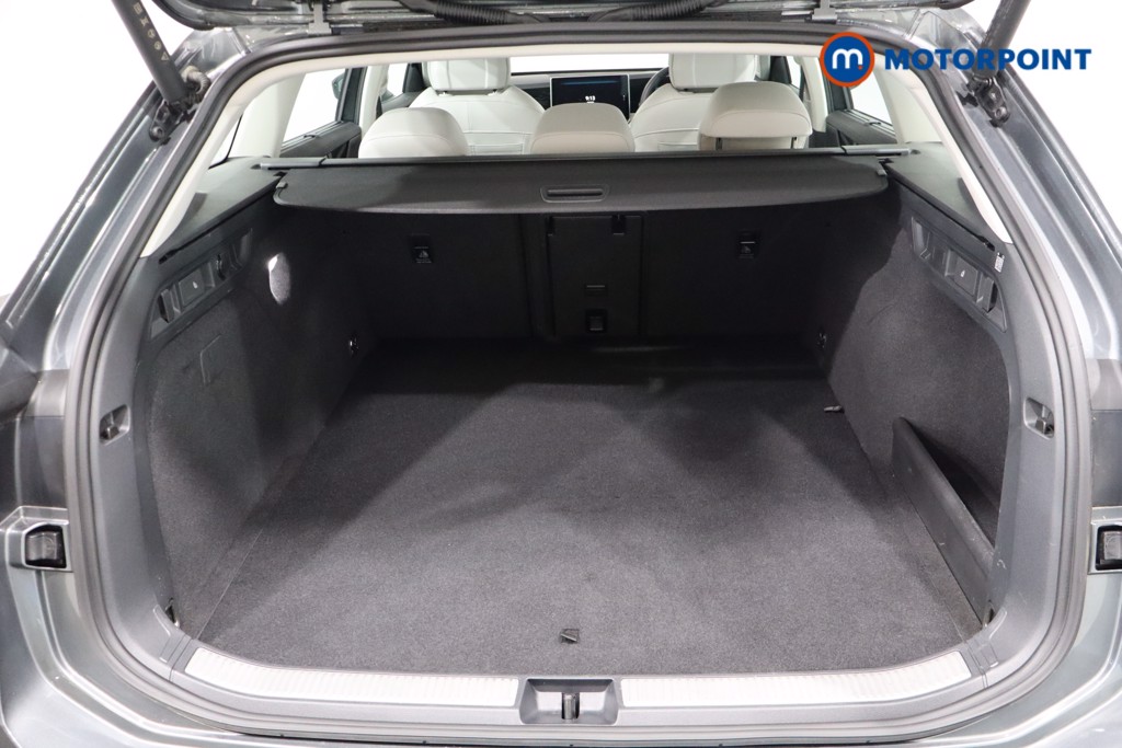 Volkswagen Passat Life Automatic Petrol Plug-In Hybrid Estate - Stock Number (1573296) - 36th supplementary image