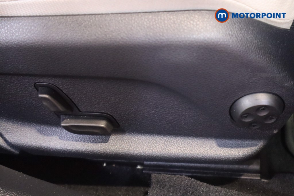 Mercedes-Benz C Class Sport Automatic Petrol Saloon - Stock Number (1573669) - 17th supplementary image