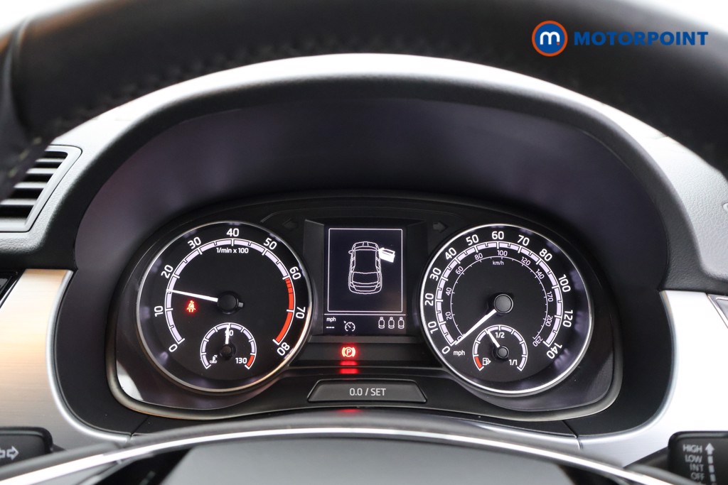 Skoda Fabia Colour Edition Manual Petrol Hatchback - Stock Number (1573890) - 4th supplementary image