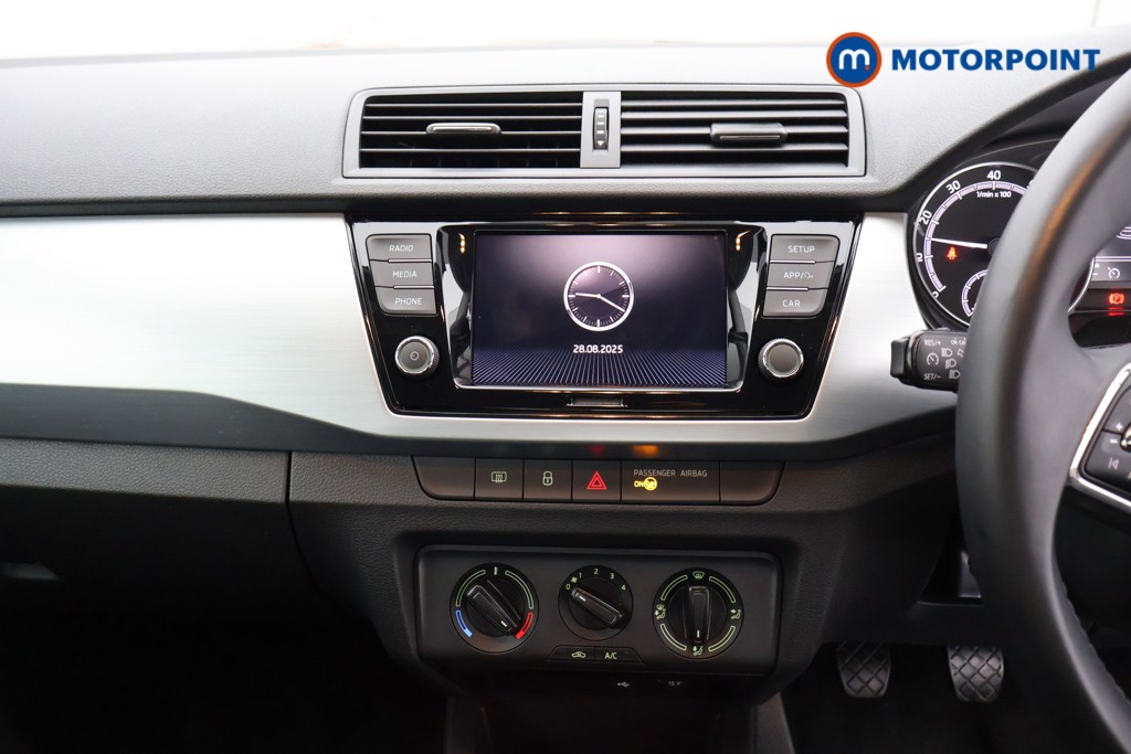 Skoda Fabia Colour Edition Manual Petrol Hatchback - Stock Number (1573890) - 5th supplementary image