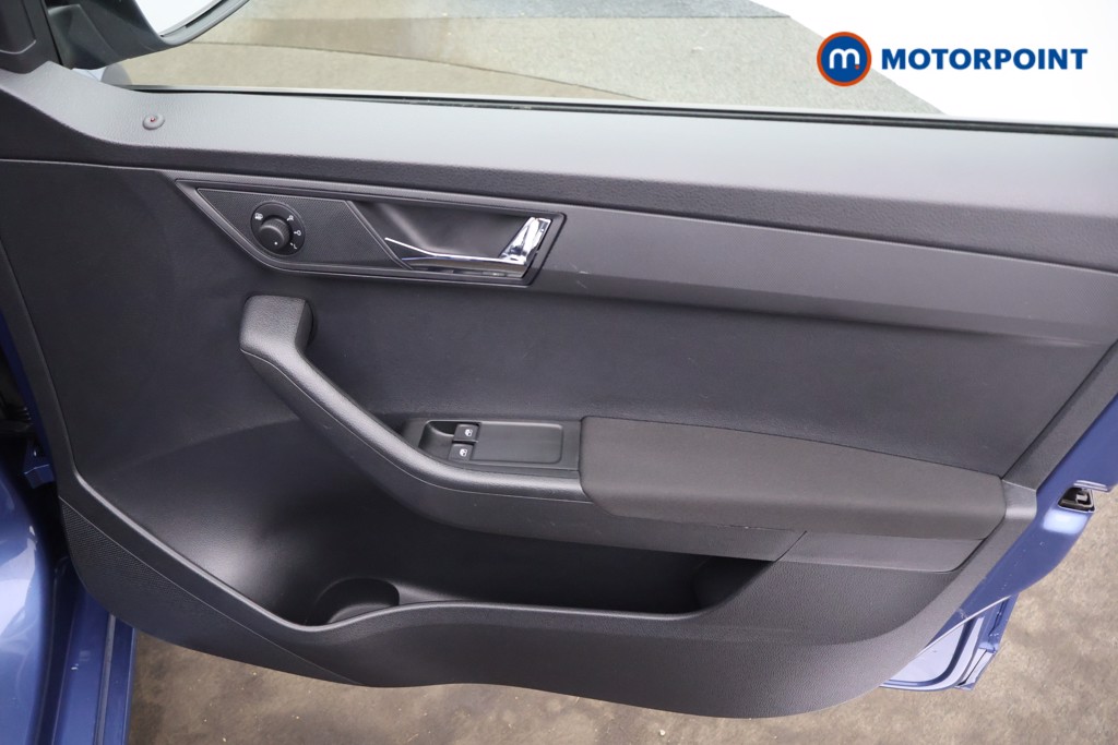 Skoda Fabia Colour Edition Manual Petrol Hatchback - Stock Number (1573890) - 9th supplementary image