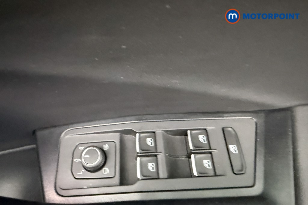 Volkswagen T-Roc R-Line Automatic Diesel SUV - Stock Number (1574028) - 19th supplementary image
