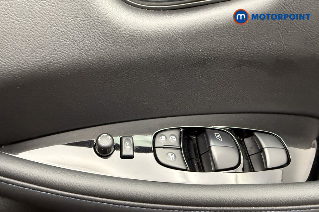 Nissan Leaf N-Connecta Automatic Electric Hatchback - Stock Number (1574030) - 18th supplementary image