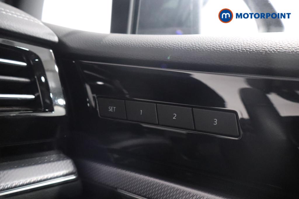 Volkswagen Touareg Black Edition Automatic Petrol SUV - Stock Number (1574369) - 13th supplementary image