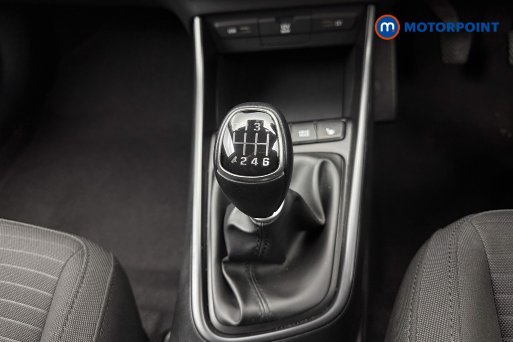 Hyundai I20 Premium Manual Petrol Hatchback - Stock Number (1574568) - 7th supplementary image