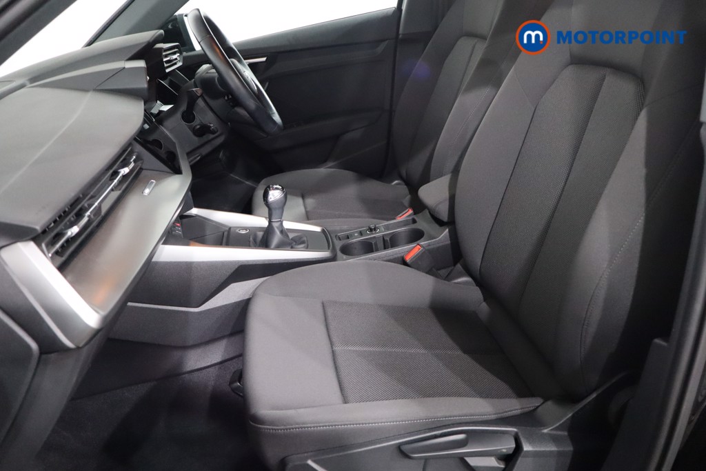 Audi A3 Technik Manual Petrol Hatchback - Stock Number (1575269) - 4th supplementary image