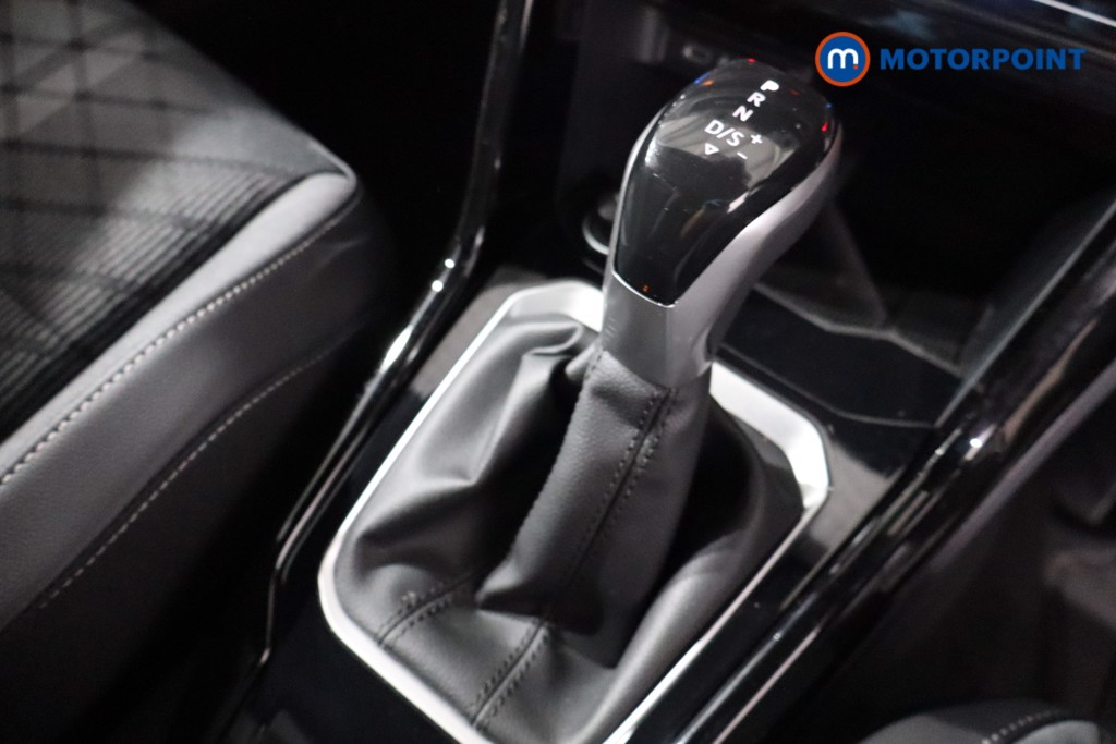 Volkswagen T-Roc R-Line Automatic Petrol SUV - Stock Number (1575459) - 14th supplementary image