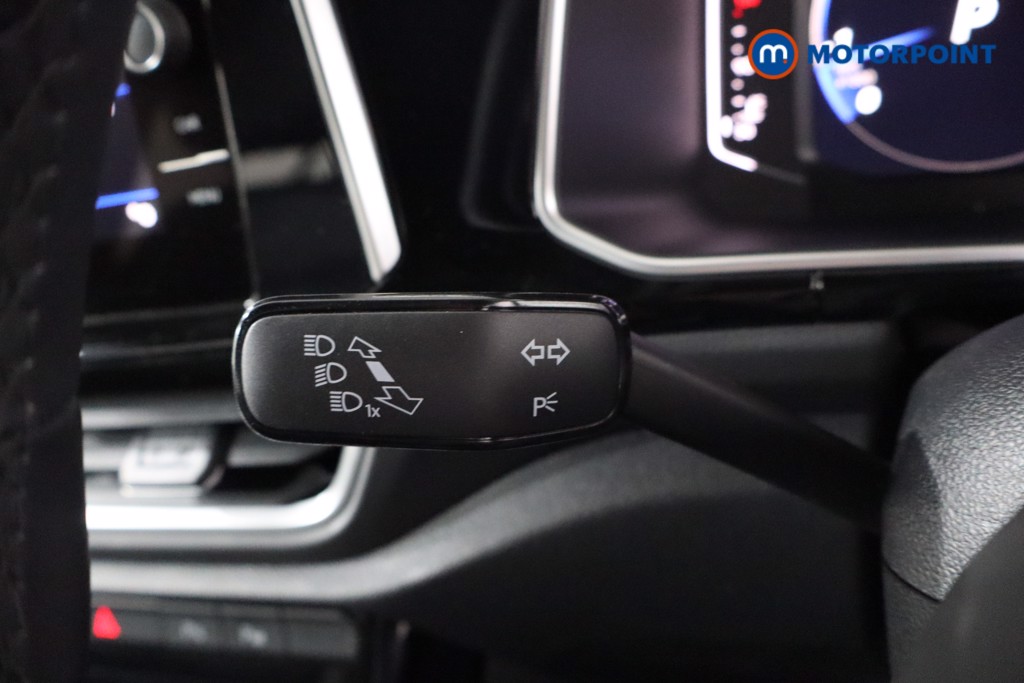 Volkswagen T-Roc R-Line Automatic Petrol SUV - Stock Number (1575459) - 20th supplementary image