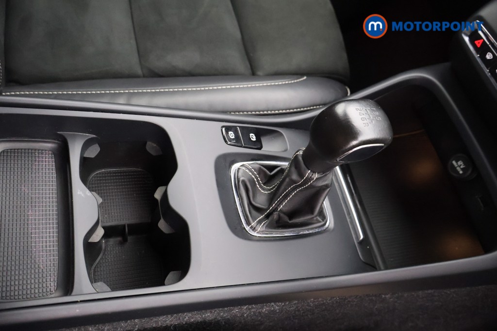Volvo Xc40 R Design Manual Petrol SUV - Stock Number (1555029) - 7th supplementary image
