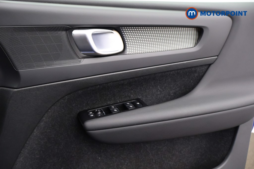 Volvo Xc40 R Design Manual Petrol SUV - Stock Number (1555029) - 1st supplementary image
