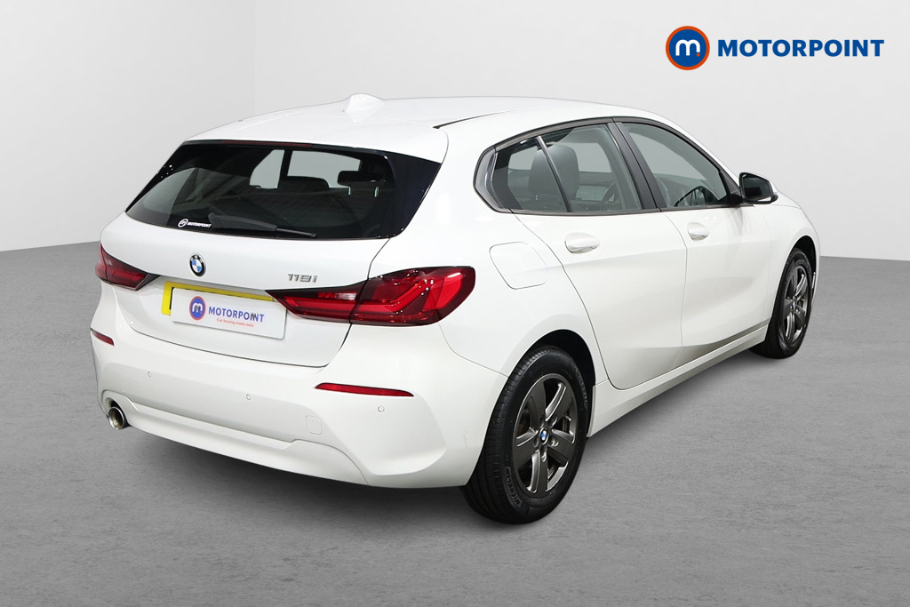 BMW 1 Series SE Manual Petrol Hatchback - Stock Number (1561702) - Drivers side rear corner