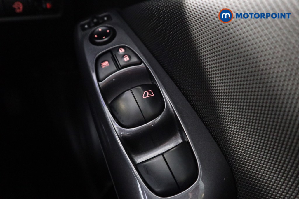Nissan Juke Acenta Manual Petrol SUV - Stock Number (1563468) - 6th supplementary image