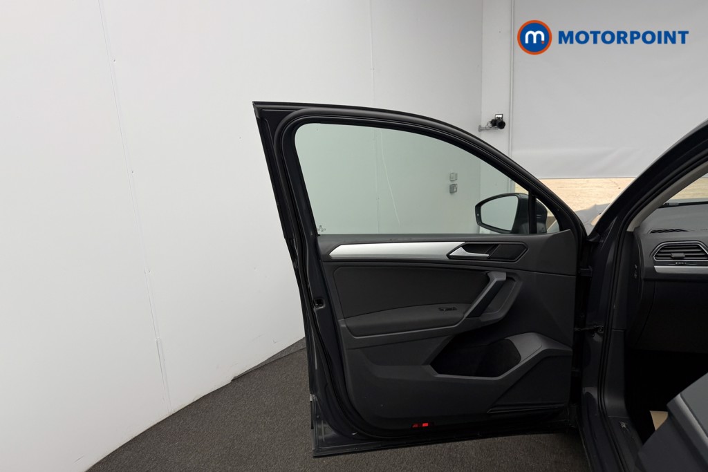 Volkswagen Tiguan Match Manual Diesel SUV - Stock Number (1565037) - 3rd supplementary image
