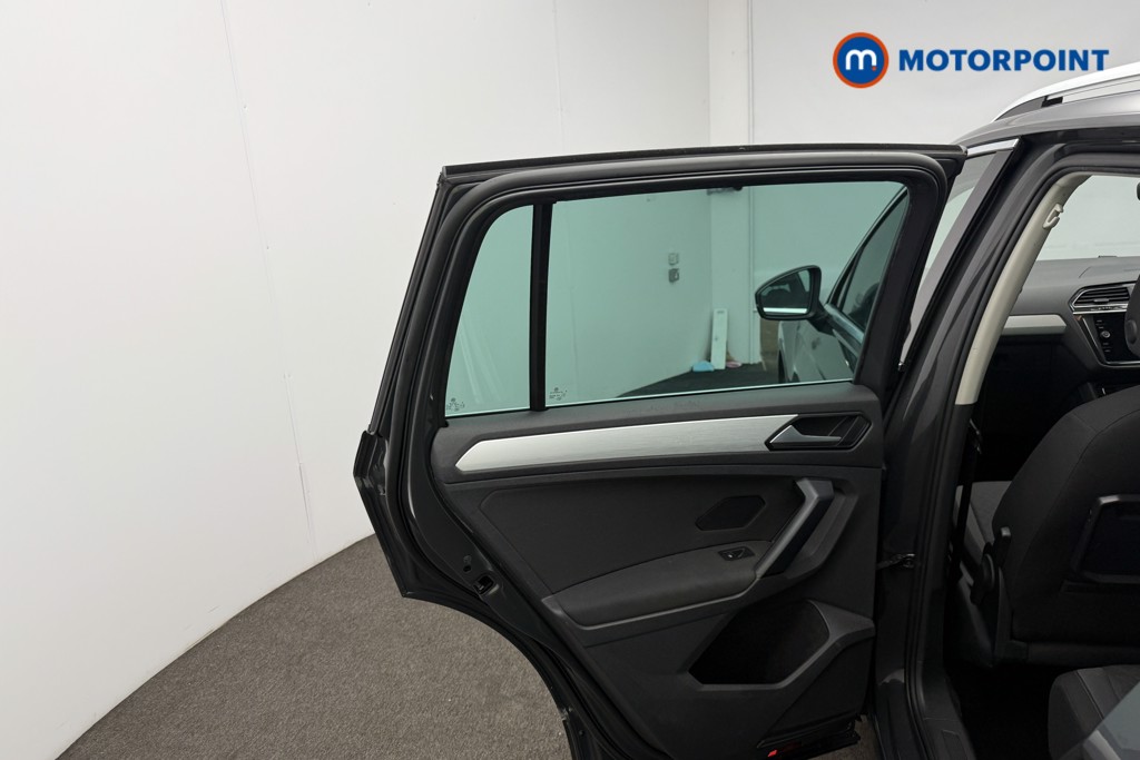 Volkswagen Tiguan Match Manual Diesel SUV - Stock Number (1565037) - 4th supplementary image