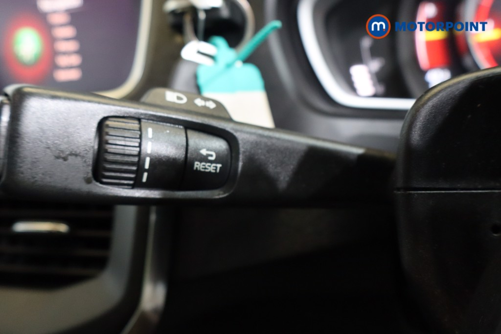 Volvo V40 R Design Nav Plus Manual Diesel Hatchback - Stock Number (1565300) - 16th supplementary image