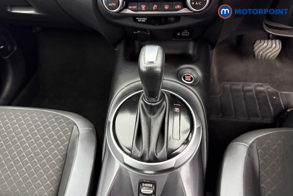 Nissan Juke N-Connecta Automatic Petrol SUV - Stock Number (1566903) - 11th supplementary image