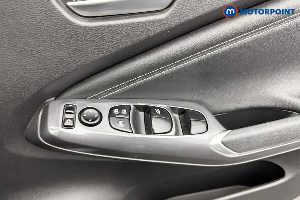 Nissan Juke N-Connecta Automatic Petrol SUV - Stock Number (1566903) - 15th supplementary image