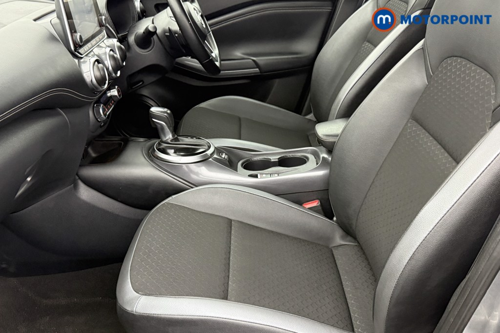 Nissan Juke N-Connecta Automatic Petrol SUV - Stock Number (1566903) - 21st supplementary image