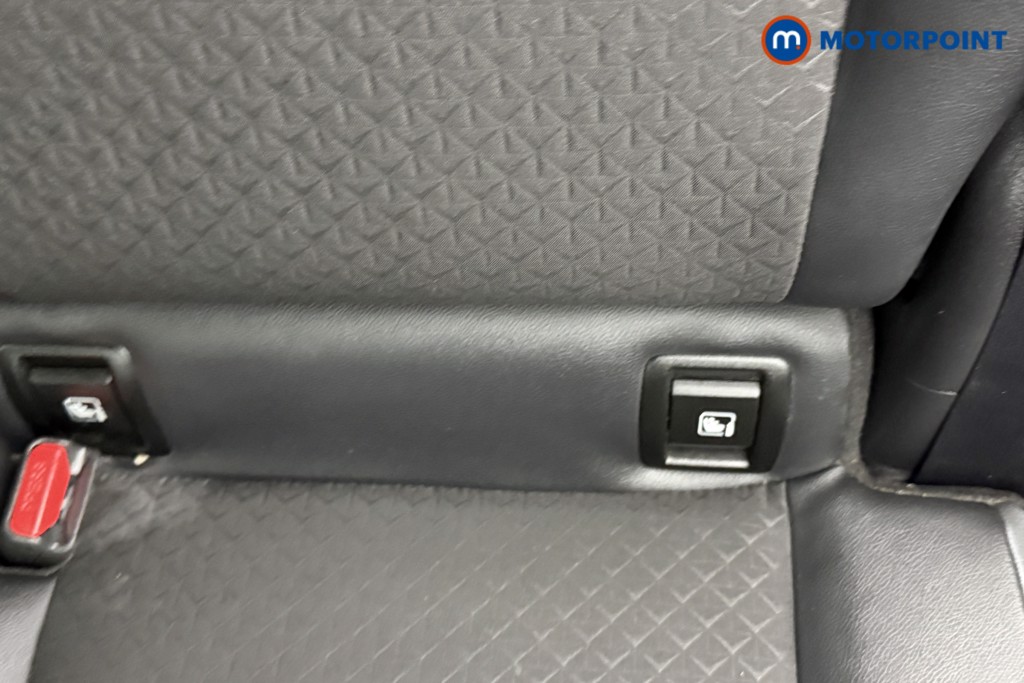 Nissan Juke N-Connecta Automatic Petrol SUV - Stock Number (1566903) - 23rd supplementary image
