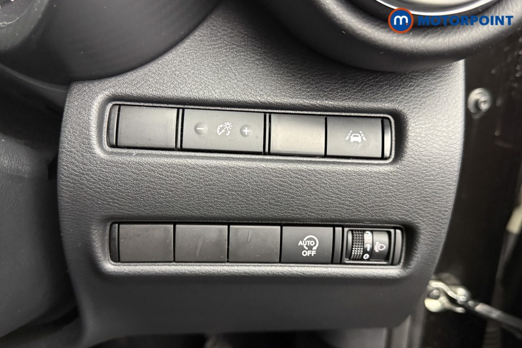 Nissan Juke N-Connecta Manual Petrol SUV - Stock Number (1566964) - 16th supplementary image
