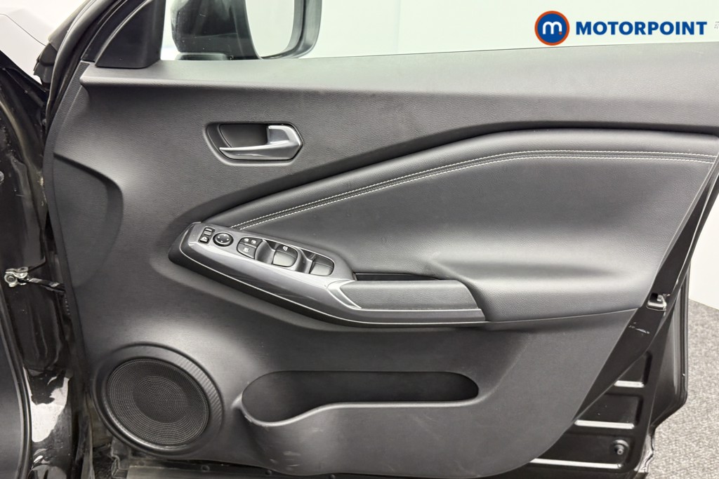 Nissan Juke N-Connecta Manual Petrol SUV - Stock Number (1566964) - 18th supplementary image