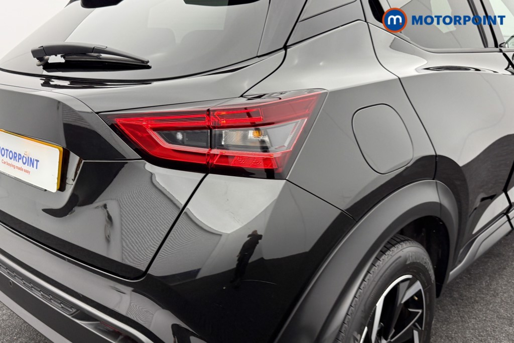 Nissan Juke N-Connecta Manual Petrol SUV - Stock Number (1566964) - 27th supplementary image