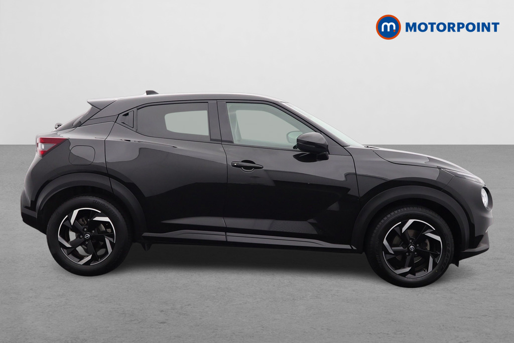 Nissan Juke N-Connecta Manual Petrol SUV - Stock Number (1566964) - Drivers side