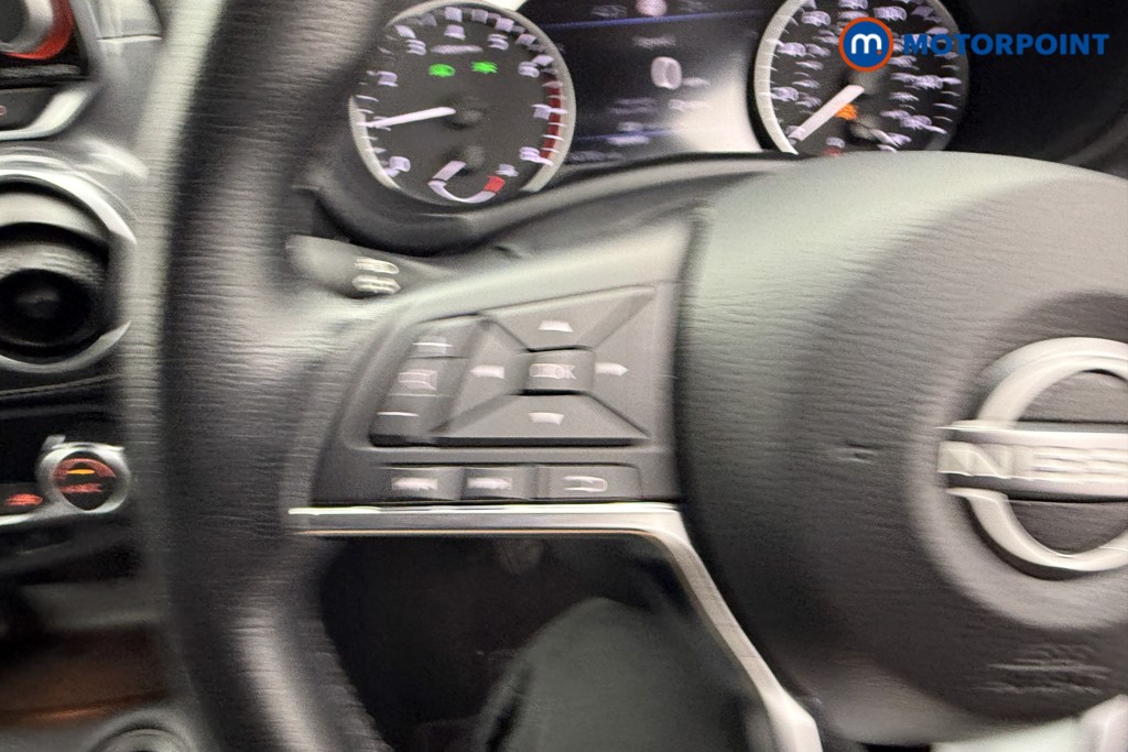Nissan Juke N-Connecta Manual Petrol SUV - Stock Number (1566967) - 12th supplementary image