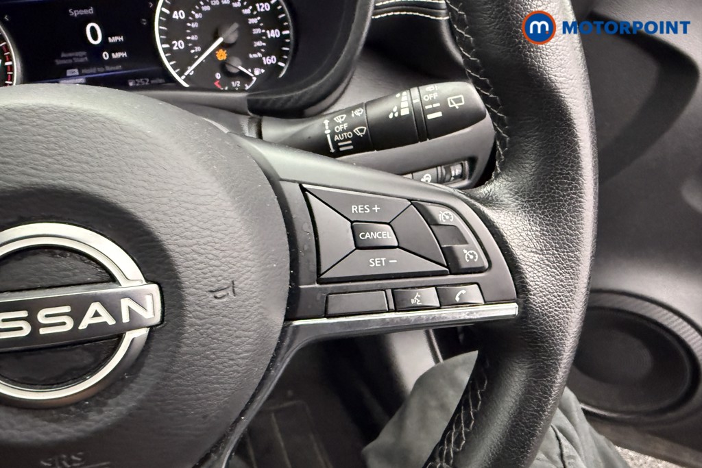Nissan Juke N-Connecta Manual Petrol SUV - Stock Number (1566967) - 13th supplementary image