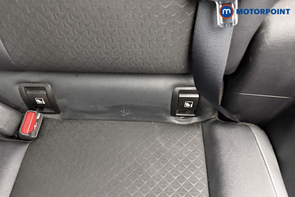 Nissan Juke N-Connecta Manual Petrol SUV - Stock Number (1566967) - 22nd supplementary image