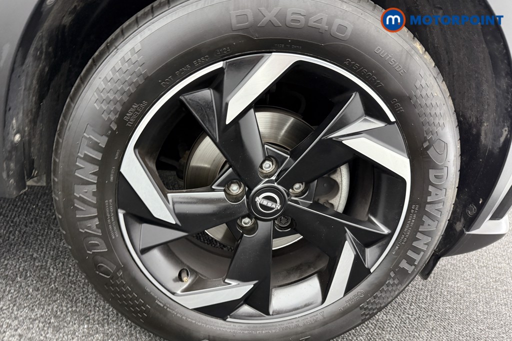 Nissan Juke N-Connecta Manual Petrol SUV - Stock Number (1566967) - 30th supplementary image
