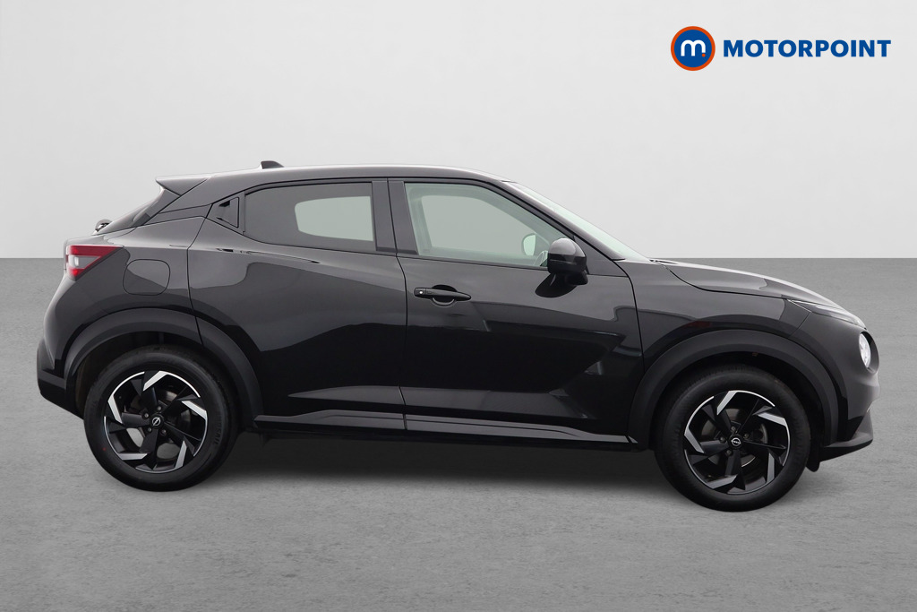 Nissan Juke N-Connecta Manual Petrol SUV - Stock Number (1566967) - Drivers side