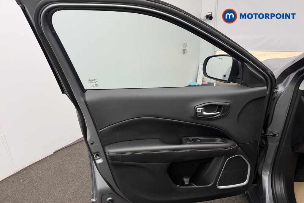 Jeep Compass Longitude Manual Petrol SUV - Stock Number (1567488) - 4th supplementary image