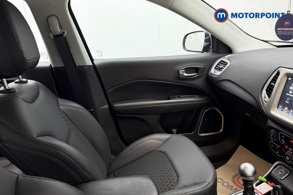 Jeep Compass Longitude Manual Petrol SUV - Stock Number (1567488) - 22nd supplementary image