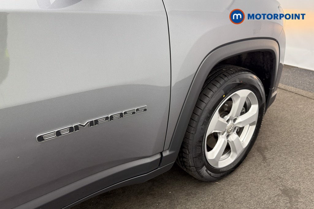 Jeep Compass Longitude Manual Petrol SUV - Stock Number (1567488) - 23rd supplementary image