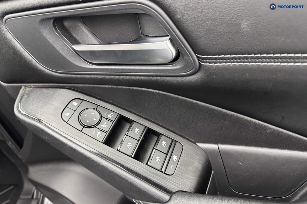 Nissan Qashqai Acenta Premium Automatic Petrol SUV - Stock Number (1568453) - 25th supplementary image