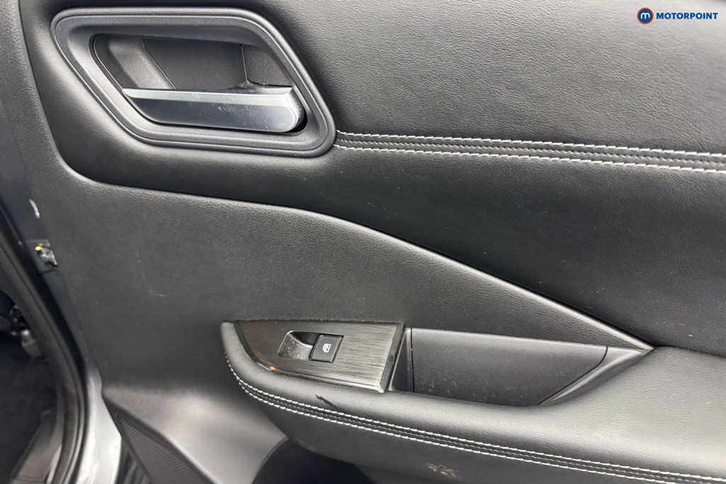 Nissan Qashqai Acenta Premium Automatic Petrol SUV - Stock Number (1568453) - 26th supplementary image