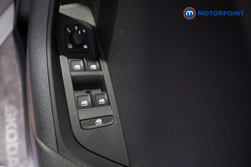 Skoda Karoq Se Drive Manual Petrol SUV - Stock Number (1569021) - 4th supplementary image