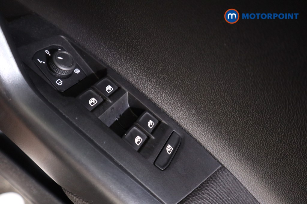 Volkswagen Polo Life Manual Petrol Hatchback - Stock Number (1569300) - 6th supplementary image