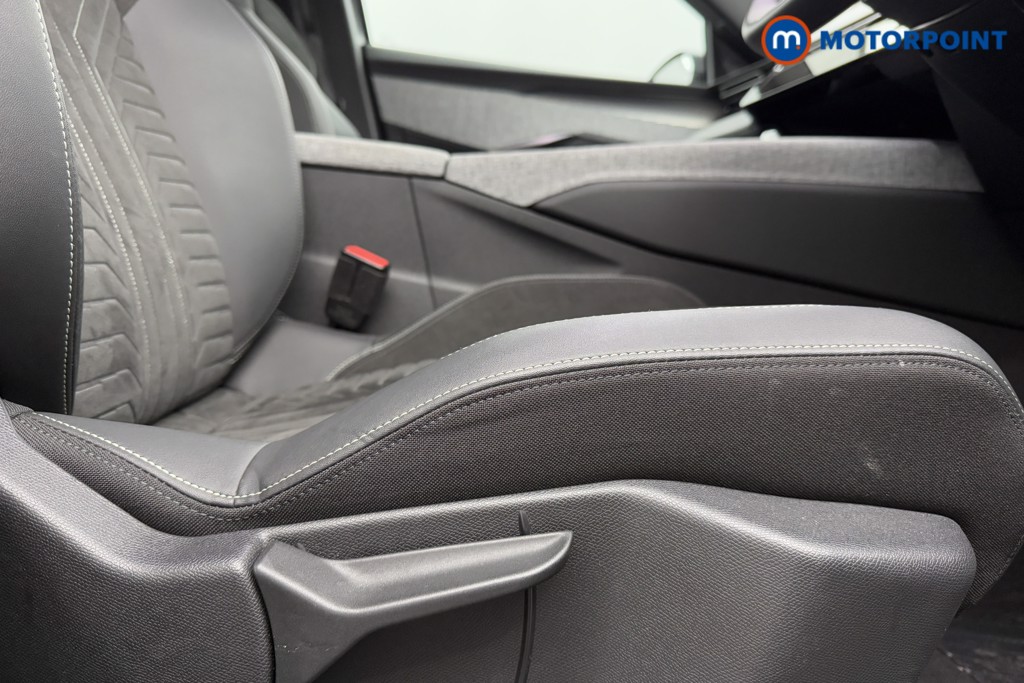 Peugeot 3008 GT Automatic Petrol SUV - Stock Number (1569480) - 22nd supplementary image