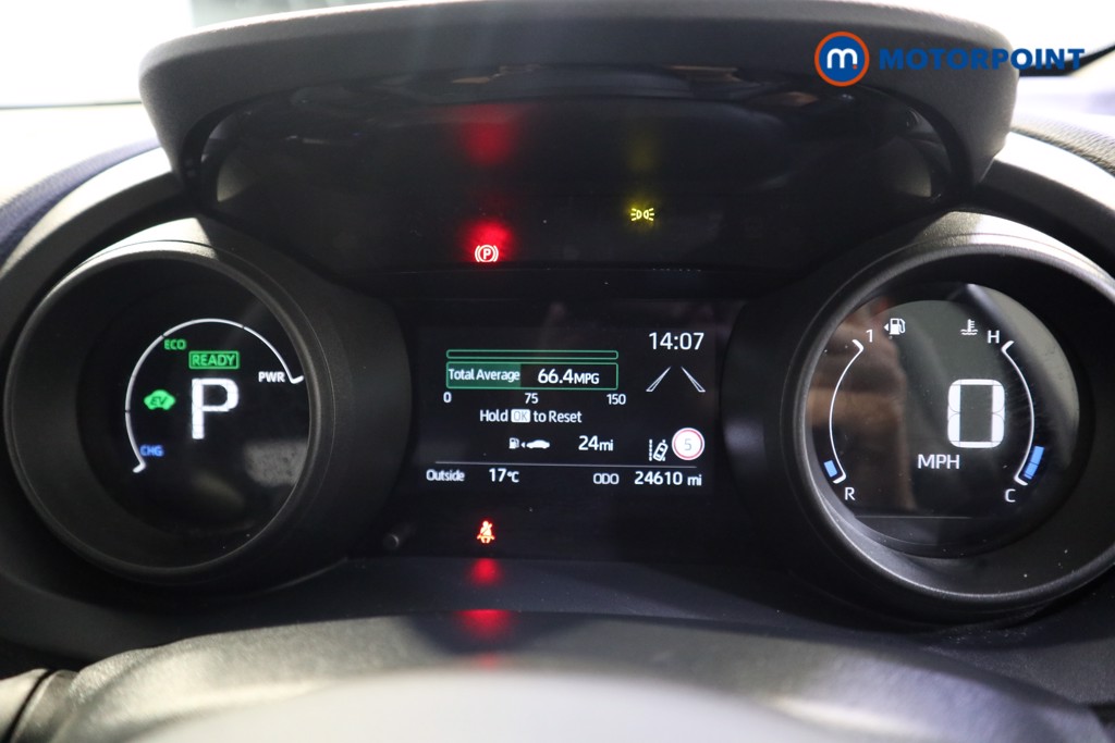 Toyota Yaris Design Automatic Petrol-Electric Hybrid Hatchback - Stock Number (1569506) - 3rd supplementary image