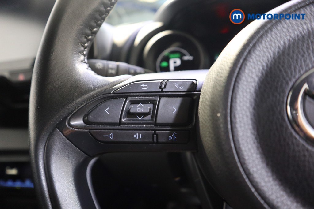 Toyota Yaris Design Automatic Petrol-Electric Hybrid Hatchback - Stock Number (1569506) - 4th supplementary image