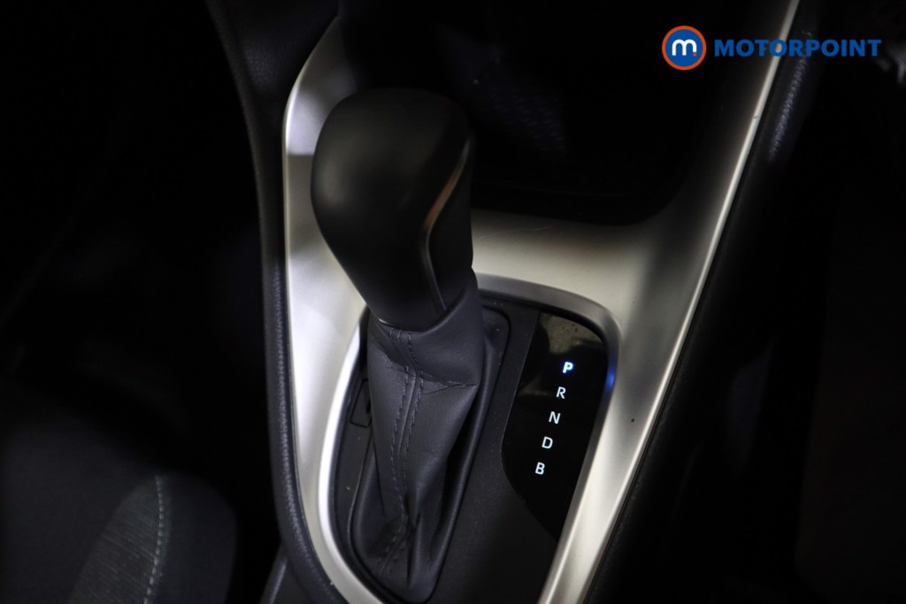 Toyota Yaris Design Automatic Petrol-Electric Hybrid Hatchback - Stock Number (1569506) - 8th supplementary image