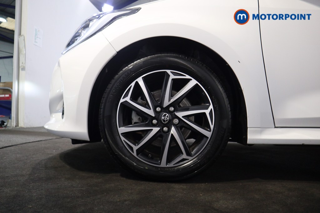 Toyota Yaris Design Automatic Petrol-Electric Hybrid Hatchback - Stock Number (1569506) - 14th supplementary image