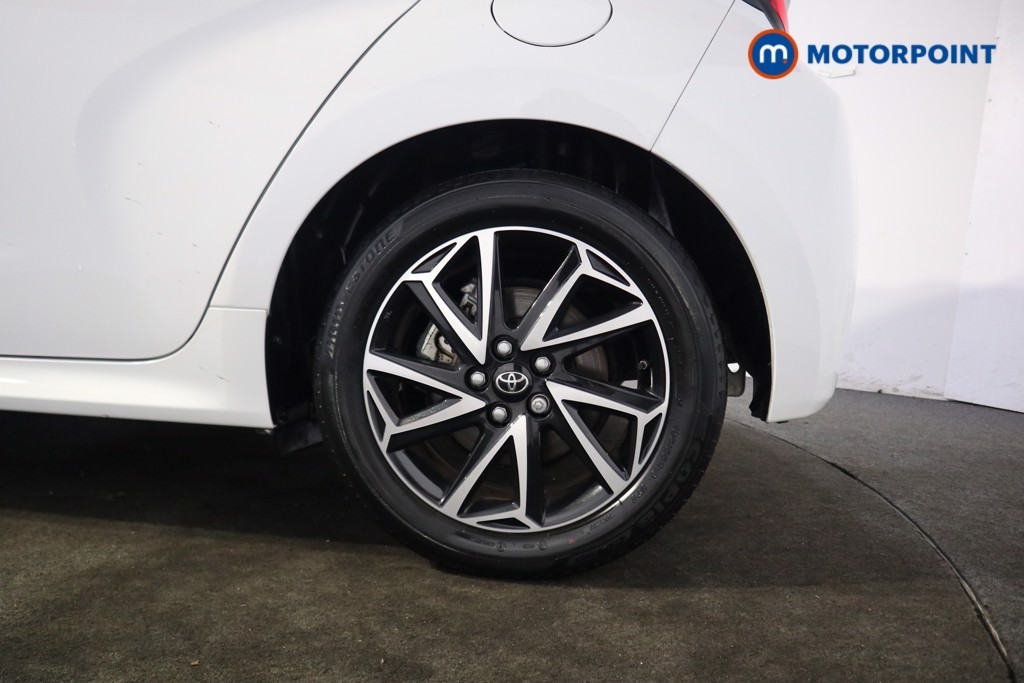 Toyota Yaris Design Automatic Petrol-Electric Hybrid Hatchback - Stock Number (1569506) - 15th supplementary image