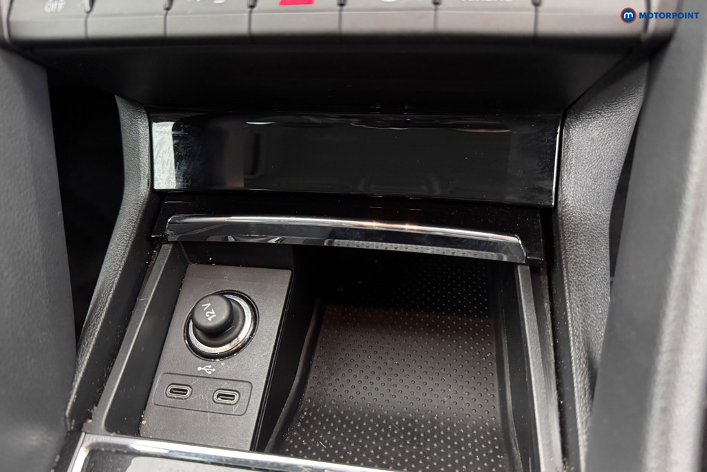 Skoda Karoq Se L Manual Petrol SUV - Stock Number (1570204) - 14th supplementary image