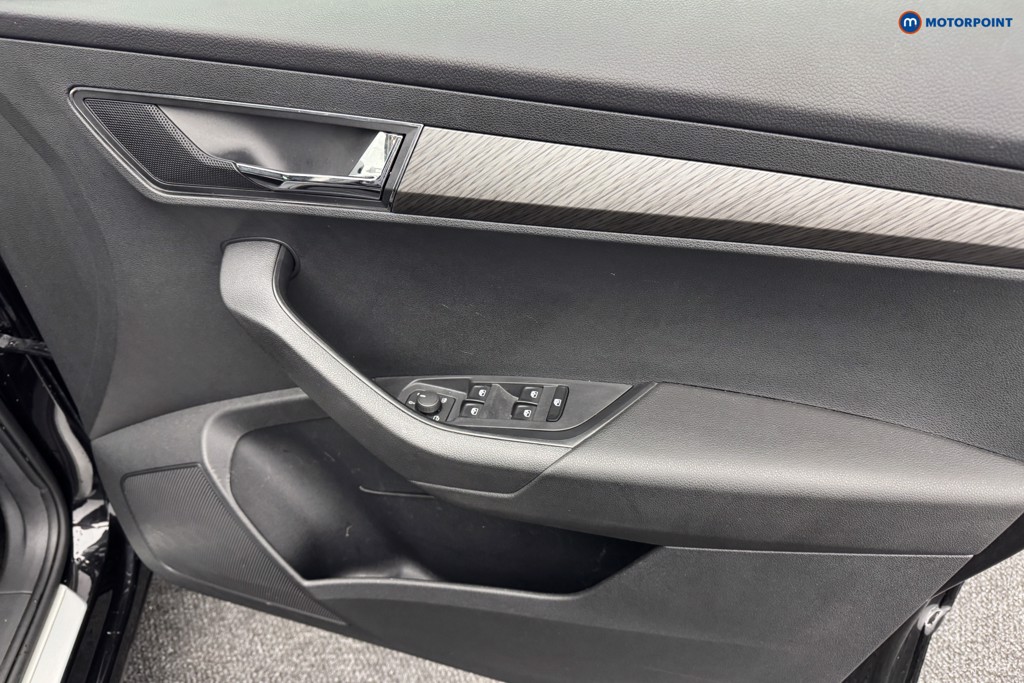Skoda Karoq Se L Manual Petrol SUV - Stock Number (1570204) - 21st supplementary image