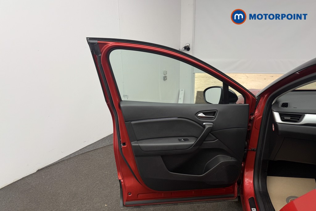Renault Captur Se Edition Manual Petrol SUV - Stock Number (1570419) - 5th supplementary image